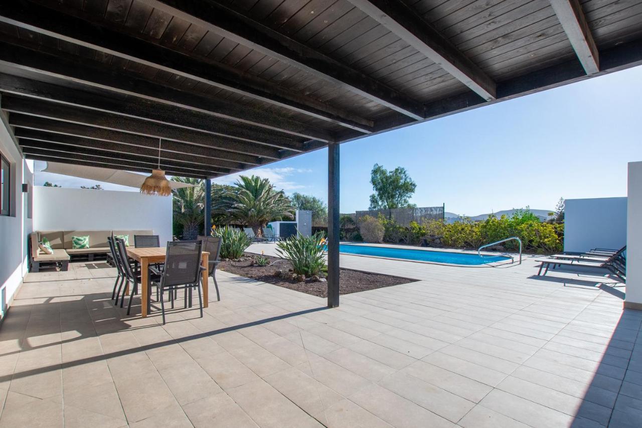 Heated & Shared Pool Villa Matriana 36A, North Shore Villas Лахарес Екстериор снимка