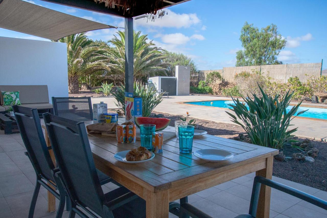 Heated & Shared Pool Villa Matriana 36A, North Shore Villas Лахарес Екстериор снимка